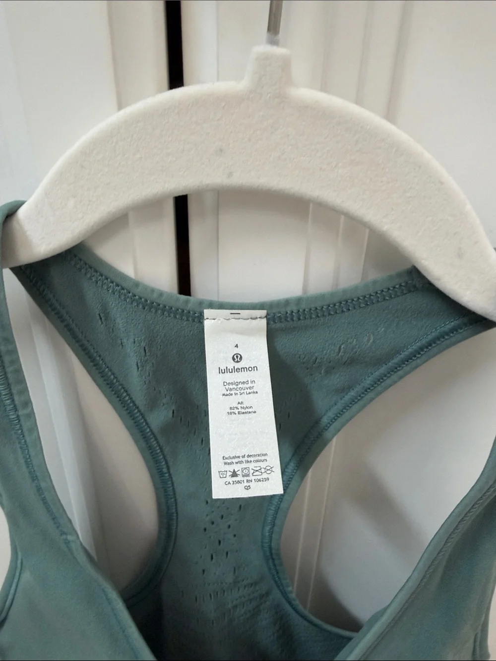 lululemon athletica V-Neck Racerback Sports Bra in Teal Blue